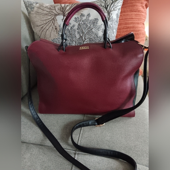 FURLA Vintage Leather Tote - Picture 2 of 15